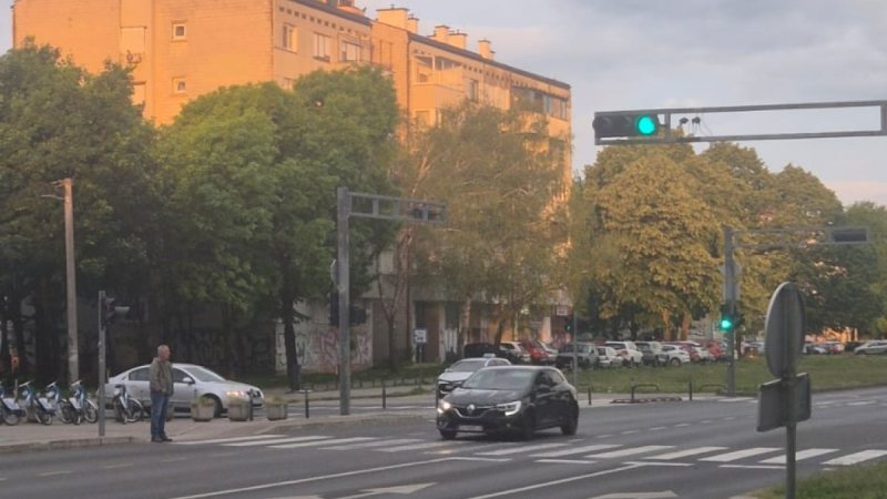 Ponuda za najam dijela pročelja za reklamu